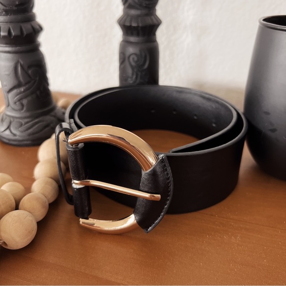 Accessories - BLACK AND GOLD STATEMENT BELT